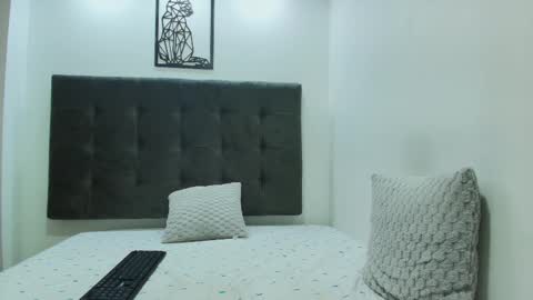Snapshot of wolfan_sky chatting on March 3, 5:50 pm W O L F online show from March 3, 5:50 pm