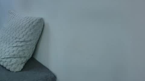 Snapshot of wolfan_sky chatting on March 10, 2:48 pm W O L F online show from March 10, 2:48 pm