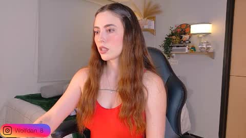Snapshot of wolfsfoster chatting on September 26, 3:43 am online show from September 26, 3:43 am