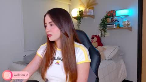 Snapshot of wolfsfoster chatting on October 15, 2:55 am online show from October 15, 2:55 am