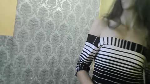 Snapshot of wolfxsnow chatting on January 1, 6:06 pm wolfxsnow online show from January 1, 6:06 pm