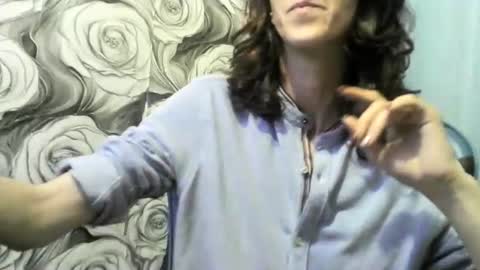 Snapshot of wolfxsnow chatting on June 22, 6:43 am wolfxsnow online show from June 22, 6:43 am