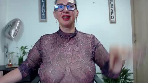 Snapshot of womanhornyx chatting on February 13, 12:06 am Womanhornyx online show from February 13, 12:06 am