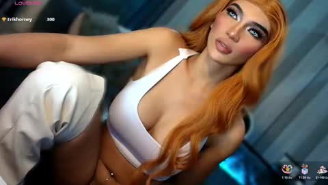 Snapshot of womanofyourdesire_ts chatting on March 2, 5:08 am Julia online show from March 2, 5:08 am