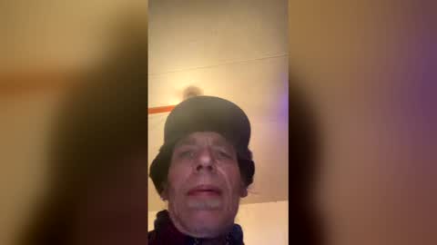 Snapshot of wonderboy3272 chatting on February 3, 2:53 am guido online show from February 3, 2:53 am