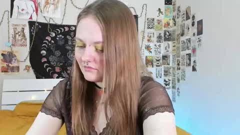 wonderconnie online show from October 25, 1:07 pm