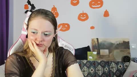 wonderconnie online show from October 31, 10:05 am