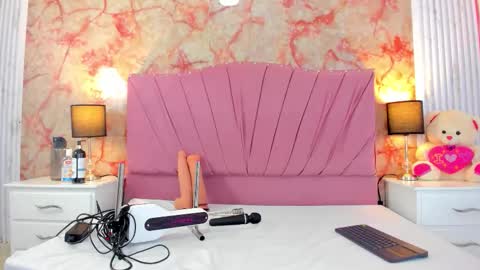 wonderkloe_ online show from March 29, 2:55 am