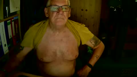 Snapshot of wonneprop10 chatting on September 13, 5:02 pm Always Horny online show from September 13, 5:02 pm