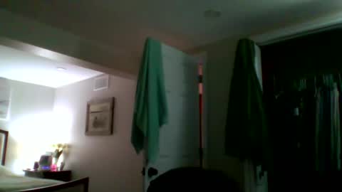 woodeee77 online show from February 6, 3:55 am