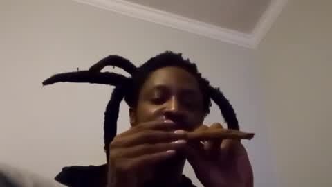 Snapshot of woodpipe69 chatting on January 28, 10:01 pm Woodpipe69 online show from January 28, 10:01 pm