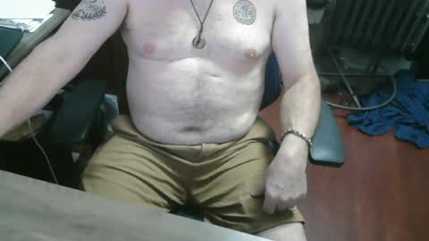 Snapshot of woodworker6473 chatting on July 3, 12:39 am woodworker6473 online show from July 3, 12:39 am