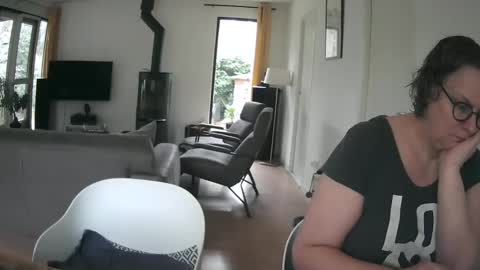 woodwurm and Snoeske online show from February 25, 3:27 pm