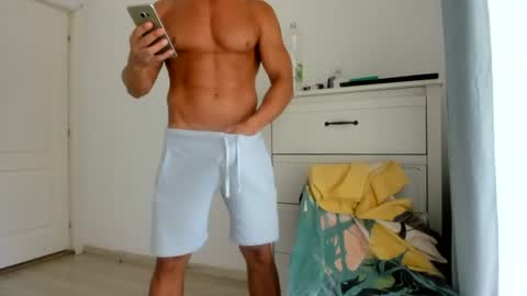 Snapshot of woolfiie chatting on June 29, 10:37 am Wolfie online show from June 29, 10:37 am