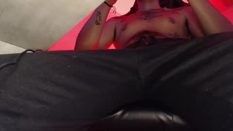 Woondeer online show from November 10, 7:02 pm