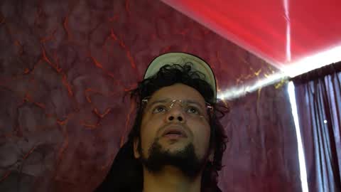 Woondeer online show from February 14, 6:26 pm