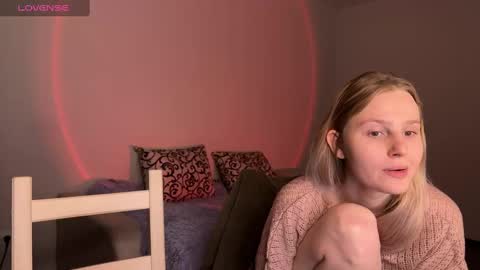 Snapshot of worldofllove chatting on February 19, 4:55 pm Arnika and Simon online show from February 19, 4:55 pm