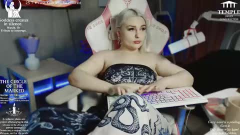 Goddess Sophy online show from October 24, 7:10 pm