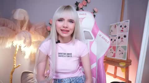 wow_angel online show from May 2, 5:45 am