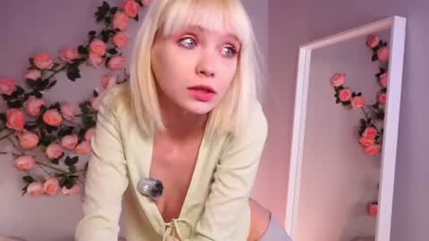 wow_angel online show from August 2, 5:39 am