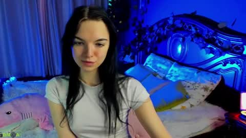 Evelin online show from April 4, 1:19 pm