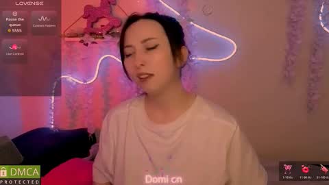 Snapshot of wow_sue chatting on February 25, 2:21 am Sue online show from February 25, 2:21 am