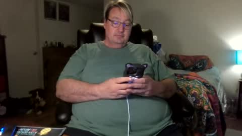 Snapshot of wrensworldx chatting on July 4, 4:29 am Wren VX online show from July 4, 4:29 am