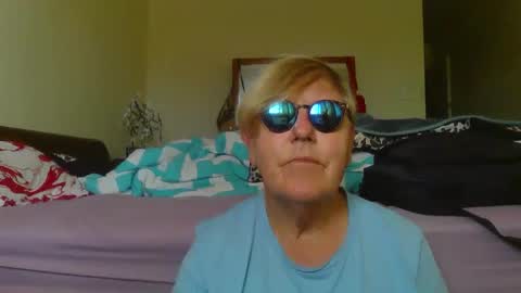 Snapshot of wwwwio chatting on September 20, 12:00 am wwwwio online show from September 20, 12:00 am