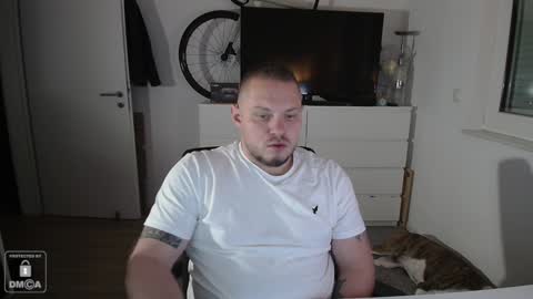 Snapshot of x19marco93x chatting on December 14, 5:25 pm x19marco93x online show from December 14, 5:25 pm