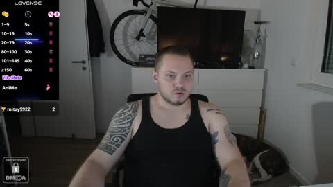 Snapshot of x19marco93x chatting on December 28, 3:26 pm x19marco93x online show from December 28, 3:26 pm