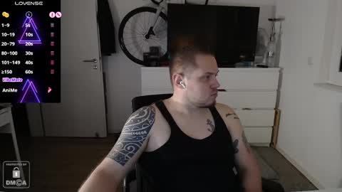 Snapshot of x19marco93x chatting on February 21, 7:32 pm x19marco93x online show from February 21, 7:32 pm