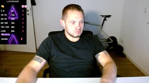 Snapshot of x19marco93x chatting on October 29, 7:15 pm x19marco93x online show from October 29, 7:15 pm