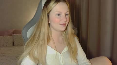 Snapshot of x__ivy_x chatting on April 9, 5:07 pm eva online show from April 9, 5:07 pm