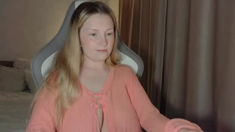 Snapshot of x__ivy_x chatting on May 3, 5:52 pm eva online show from May 3, 5:52 pm