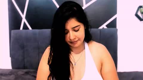 Adeline online show from November 24, 9:47 pm