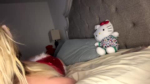 Mariah  online show from December 27, 5:20 am