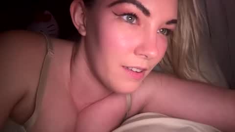 Mariah  online show from January 9, 6:38 am