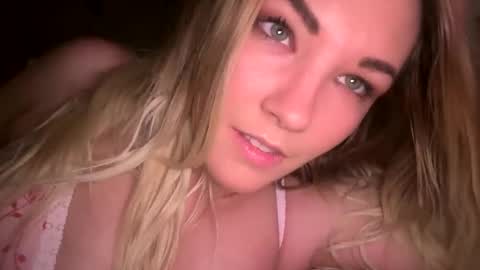 Mariah  online show from January 11, 7:06 am