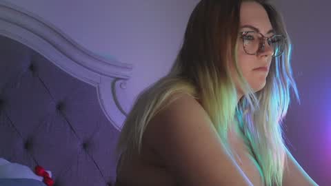 Mariah  online show from January 24, 6:24 am