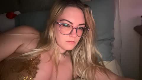 Mariah  online show from February 9, 8:22 am