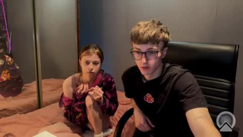 Philipp and Este online show from March 3, 12:50 am