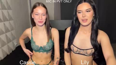 wiwi clap clap cat baby girl online show from November 25, 7:03 pm