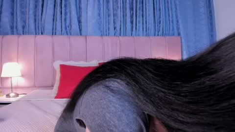 Snapshot of x_milu chatting on February 22, 5:57 pm x_milu online show from February 22, 5:57 pm
