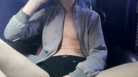 x_patri_x online show from March 6, 11:47 am