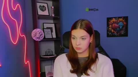 Snapshot of x_yasmin_x chatting on February 19, 2:35 pm Yasmin online show from February 19, 2:35 pm