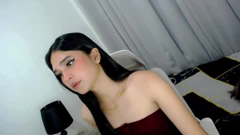 Snapshot of xairah_doux chatting on April 8, 2:50 pm xairah_doux online show from April 8, 2:50 pm
