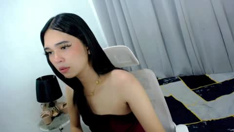Snapshot of xairah_doux chatting on April 9, 6:02 am xairah_doux online show from April 9, 6:02 am