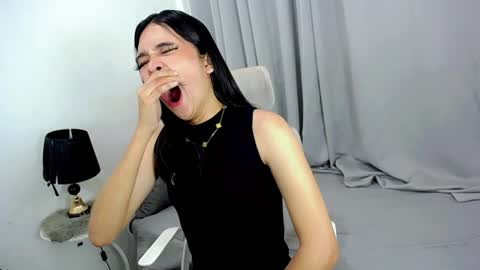 Snapshot of xairah_doux chatting on April 15, 3:02 am xairah_doux online show from April 15, 3:02 am