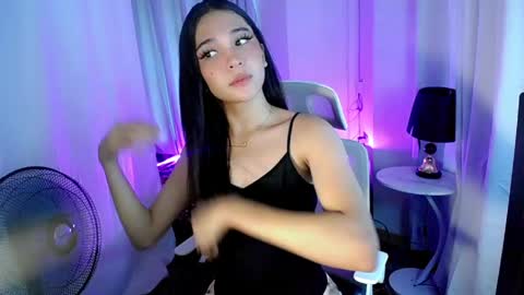 Snapshot of xairah_doux chatting on April 19, 5:51 am xairah_doux online show from April 19, 5:51 am