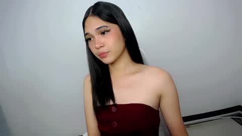 Snapshot of xairah_doux chatting on April 25, 5:54 am xairah_doux online show from April 25, 5:54 am
